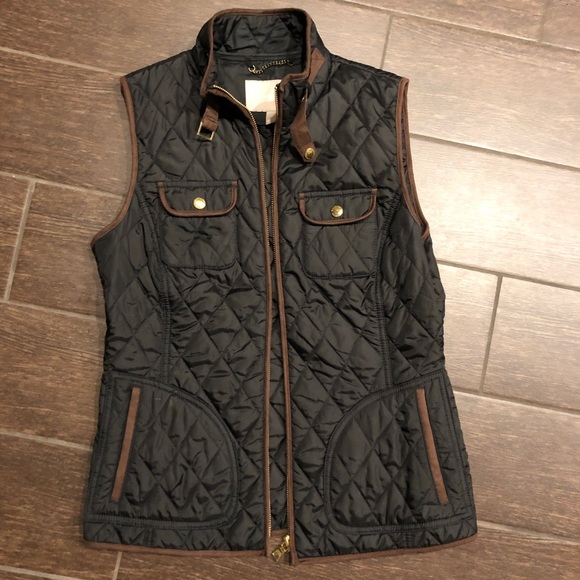 Banana Republic Jackets & Blazers - Banana Republic Quilted Vest